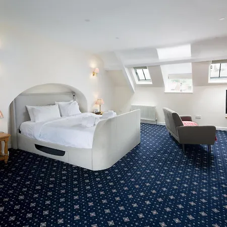 Hotel Crab Hall *